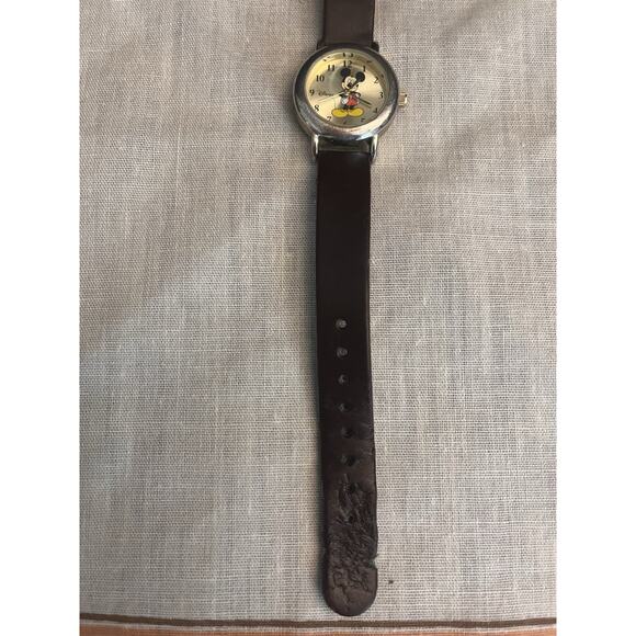 Mickey Mouse Watch | Disney | Gold Bezel | 80's VTG | USED | New Battery - Picture 5 of 8